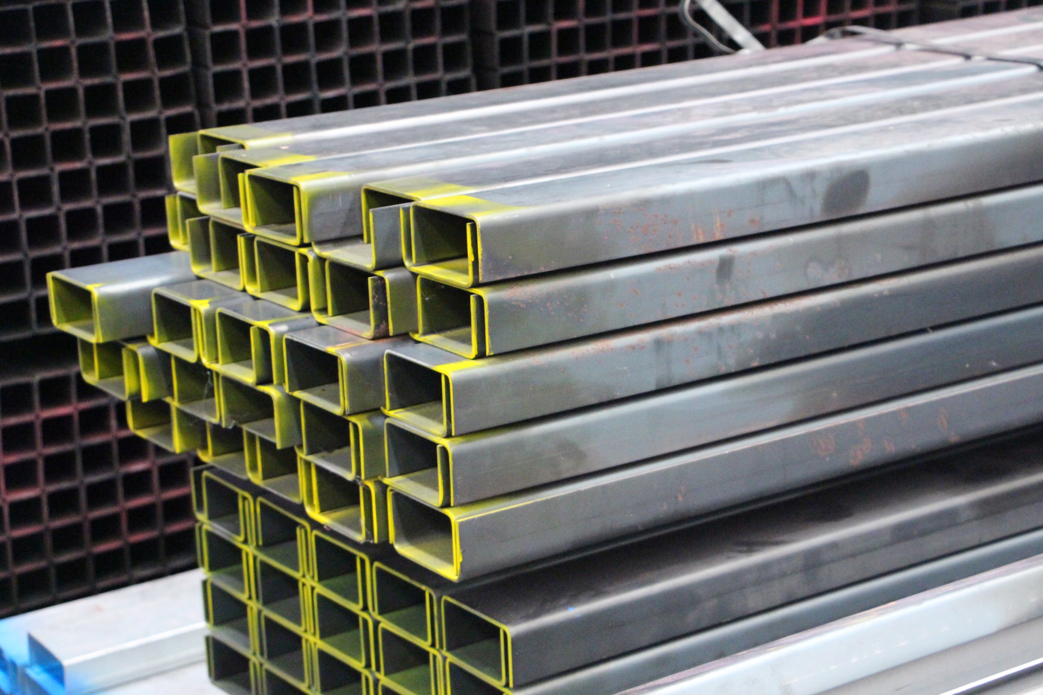 เหล็กรางพับ,รางยู,รางร่อง