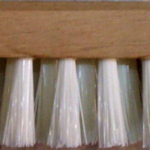 แปรงไนลอนซักผ้า ตราสมอ สีขาว (57891)