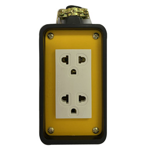 บล็อคยาง 2x4 พร้อมปลั๊กกราวด์คู่ 2ช่อง ELECKTA V-093 เหลือง (1157748)